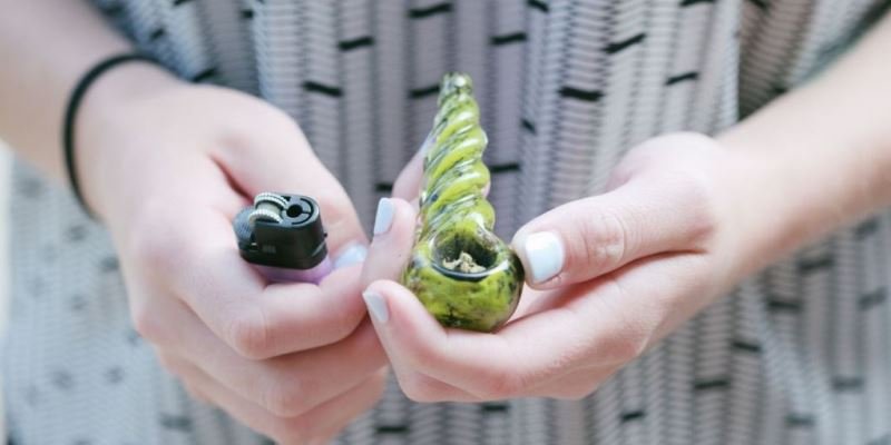 Vergleich von Cannabis und Alkohol